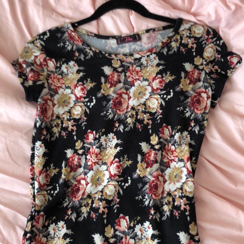 Black Floral Tee !